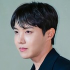 BTS・J-HOPE、ファッション誌に登場！“完全体”で過ごしたLAでの思い出語る「来年の春が楽しみ」【PHOTO】 画像