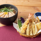 旬のワカサギを揚げたて天盛りで味わう！天丼はま田、本日より「鴨南蛮そばとワカサギの天盛り」を提供開始 画像