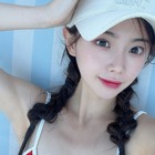 直視できません…韓国チアガール、美肩も美背中もあらわな大胆プライベートSHOTに「真の女神」の声【PHOTO】 画像