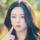 「品川駅に女神降臨…」ITZY・ユナ、来日ショットが話題！ミニ丈からのぞく“くびれウエスト”に釘付け【PHOTO】 画像