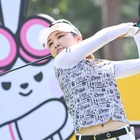 韓国美人ゴルファーが渋谷で美脚あらわ!? 大胆ショーパンコーデに絶賛多数「脚が長い…！」【PHOTO】 画像