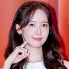 少女時代・ユナ、“網タイツ”映えるスラリ美脚に釘付け！キュートなミニワンピ姿でオーラ全開【PHOTO】 画像