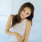 ゆうちゃみ、タンクトップから大胆へそ出し！引き締まったウエスト披露 画像