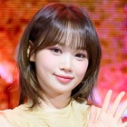 可憐なのに色っぽい…LE SSERAFIM・チェウォン、だぼっとニットから“白肌”ちらり「大優勝」【PHOTO】 画像