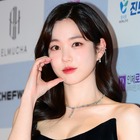 BTS・JUNG KOOKとの熱愛説否定の韓国女優、東京に君臨！ふわふわファッションでキュートに【PHOTO】 画像