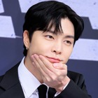 NCT・ジャニー、迫力満点の“上腕二頭筋”を披露！ユニフォーム姿で魅力全開「ギャップにやられた…」 画像