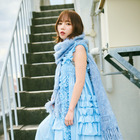 映画『恋愛裁判』主演・齊藤京子、ふわふわフリル×マフラーの衣装で艶やかに！ 画像