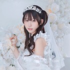 えなこ、32歳の誕生日を報告！可愛すぎる純白ドレス＆ティアラ姿を披露 画像