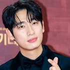 “電撃結婚”が話題を集めた俳優ユン・バク、結婚2年4カ月で第1子誕生！「母子ともに健康」 画像