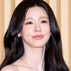 「やばい…」“ほぼ紐ドレス”で話題を集めたミヨン、胸元まで開いた大胆衣装でAI級ビジュアル披露 画像