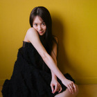 AKB48・伊藤百花、艶やかワンピ姿の“美少女”カット！『blt graph.』初登場＆自身初のソロ表紙を飾る 画像