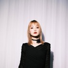 剛力彩芽、モード感漂うブラックドレス姿！雰囲気一変の最新ショットに反響 画像