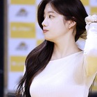 思わず見てしまうボリューム感…サロンオーナーの顔も持つ韓国チア、試合前の一瞬を激写 画像