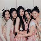 今年は韓服着用せず…ILLIT、東洋美あふれる装いで旧正月あいさつ「健康と幸せが訪れますように」 画像