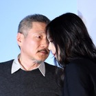 妻と離婚できず、ついに“不倫関係”の女優を出産させた韓国映画監督（65） 白髪姿の近況が公開され注目 画像
