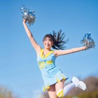 姫野ひなの、はじける笑顔と全力のポーズ！チアガール衣装のグラビア披露 画像