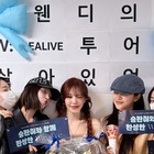 Red Velvet、“387日ぶり”の完全体にファン歓喜　ウェンディのソロコンフィナーレに集結 画像