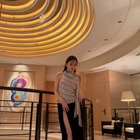 久間田琳加、深すぎるスリットに視線集中！銀座フレンチで魅せた大人の色気 画像