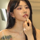 “避妊拒否”され18歳で妊娠…ビキニで妊娠線を隠さず披露した巫女ノ・スルビの人生、占いバトルで有名に 画像