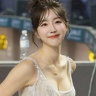 豊かな胸元！圧倒的なボリューム感に目を奪われる韓国“チア界の女神”、完璧肉体に驚嘆 画像