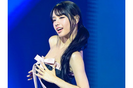 アイドルらしからぬ“貫禄ボディ”…ナッティ、穴あきVネックから圧巻ボリューム「わあ！」「ゲキアツ」 画像