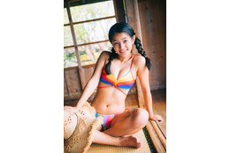 ホリプロの秘蔵っ子・虹咲カリナ、人生初の虹色ビキニや純真無垢な制服姿を収録！1st DVDが発売決定