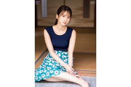 乃木坂46・菅原咲月、ノースリーブでしっとり！『ボム』表紙＆ロングインタビューに登場