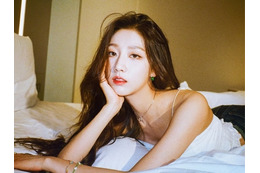 K-POPアイドル出身イェイン、リゾートで際立つ「完璧なプロポーション」 画像