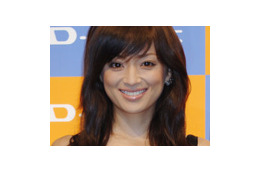 松下、薄さ9mmのSDカードスロット搭載プレーヤー「D-snap Audio」など 浜崎あゆみも登場 画像