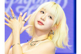 「腹筋バキバキ」日本人K-POPアイドル、へそピ輝く引き締まったスタイルに視線集中！ 画像