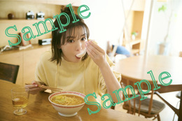 永野芽郁、スペシャルBOX「MAGNOLIE」の購入者特典フォトカードが公開！