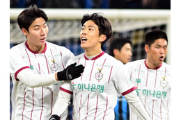 大きな反響呼んだ“カズ”のSNS投稿…韓国に響いた日本人選手のプロ意識と余韻 画像