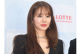 透かし編み＆背中丸見えで開放的に！『コーヒープリンス』女優、可愛すぎるスイムウェア姿 画像