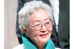 韓国大御所女優、長年闘病中だった元アナウンサーの夫を亡くす…享年89歳、66年連れ添う 画像