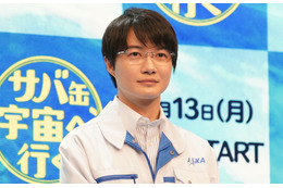 神木隆之介がハッピーバースデーの面白サングラス姿で33歳の誕生日を報告！