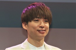 河井ゆずる、佐々木希を前に「ずっと好きで…」と赤面