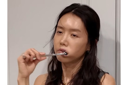 口の臭さに自分でもびっくり!? スタッフに口臭をかがせる場面も、韓国女優が独自の徹底ケアを披露 画像