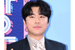 結婚5年でパパに！『応答せよ1977』俳優イ・シオン、第1子誕生を報告　赤ちゃんの写真も公開 画像