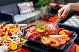 6月限定で飲み放題付きBBQが3,500円！姫路駅前に夜景を望むビアガーデンがオープン