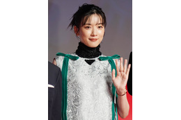 永野芽郁、パネル展に“本人降臨”　ファンからは「会いたかった」「相変わらず可愛い」