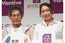 加藤茶・綾菜夫妻が結婚15周年！氷川きよしがお祝いのお花とメッセージカードをプレゼント！