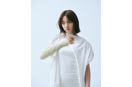 のん、透明感あふれる純白コーデで『FNS歌謡祭 夏』初出演を報告