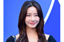 たった1日で4kg減?!双子育てる“シンママ”韓国女優、驚きの体重変化を告白「昨日まで50kgだったのに…」 画像