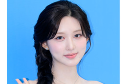 IVE・ガウル、“文学少女”な一面を発揮！読書コンテンツで見せた新たな魅力に注目 画像