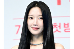 “ほぼ全部見えてる”衣装で話題に！ムン・ガヨン、すき間が見える”はち切れ寸前“衣装で魅了 画像