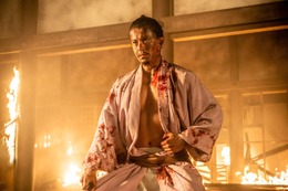 小栗旬、大河「豊臣兄弟！」本能寺の変を語る！「お前じゃない」はアドリブだった