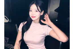 「この大きさは反則級…」存在感際立つ“ぴたぴた”ユニ姿に視線集中、韓国人気チアのウ・スハン 画像