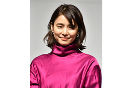 石田ゆり子、愛犬・雪の死を報告「うつくしい夕暮れの時間に旅立っていきました」