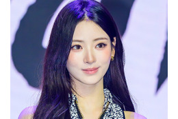 脇腹パックリ…日本人K-POPアイドル、肌見せ衣装で“異次元の美貌”を披露「同じ人間とは思えない」 画像