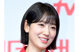 2人目は女の子？“ヨン様”と旅行も目撃された妊娠中の女優パク・シネ、近況写真に推測多数 画像
